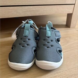 NWT Cat & Jack True Apparel Velcro Water Shoes Size 7